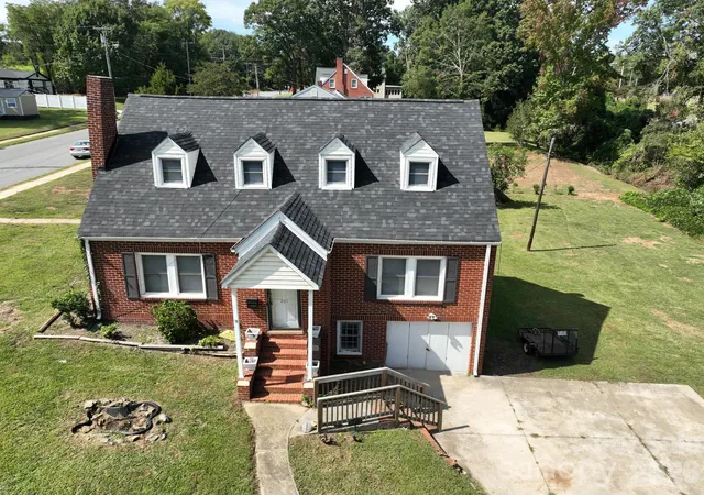 Photo 3 of Single family home for sale at 201 Cleveland Ave, Kings Mountain, NC 28086 | MLS# 4427782 | Listing updated on 2026-10-03
