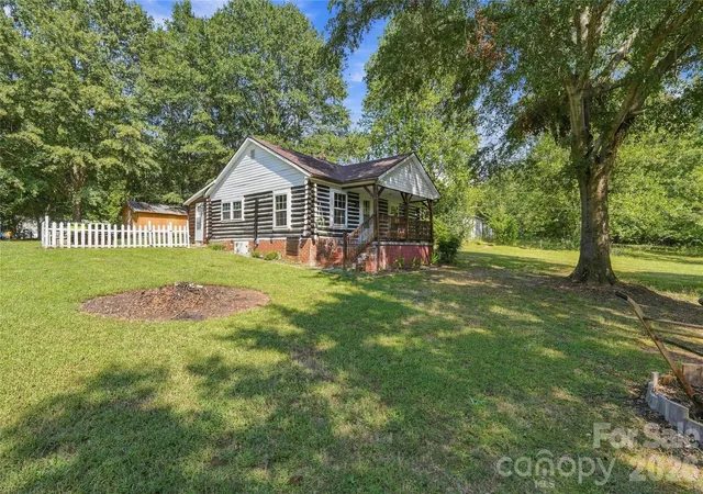 Photo 3 of Single family home for sale at 114 Beacon Hl Rd, Ellenboro, NC 28040 | MLS# 4427784 | Listing updated on 2026-09-28