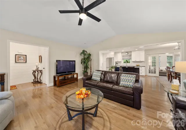 Photo 3 of Single family home for sale at 13 Foxhorn Ct, Hendersonville, NC 28791 | MLS# 4427792 | Listing updated on 2026-09-28