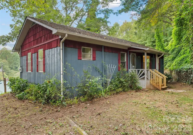 Photo 2 of Single family home for sale at 67 Quartz Ln, Balsam, NC 28707 | MLS# 4427799 | Listing updated on 2026-10-05