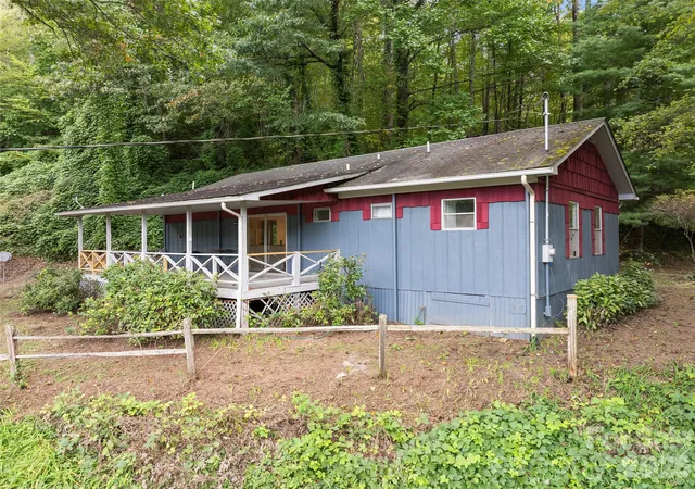 Photo 3 of Single family home for sale at 67 Quartz Ln, Balsam, NC 28707 | MLS# 4427799 | Listing updated on 2026-10-05