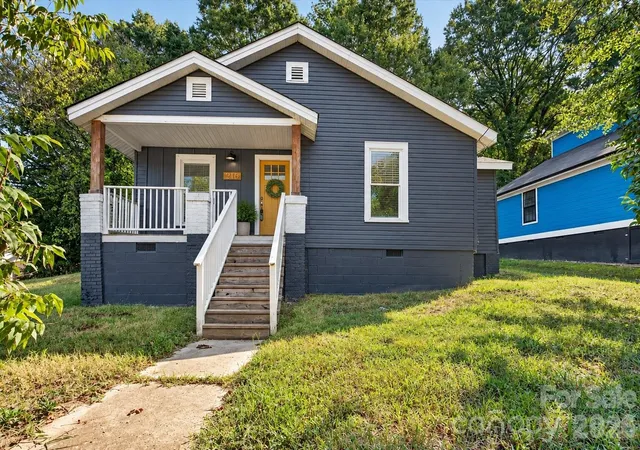 Photo 1 of Single family home for sale at 216 N Vance St, Gastonia, NC 28052 | MLS# 4427804 | Listing updated on 2026-10-07