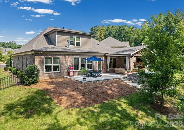 Photo 2 of Sale Pending at 11200 Glanmire Dr, Matthews, NC 28105 | MLS# 4427807 | Listing updated on 2026-09-26