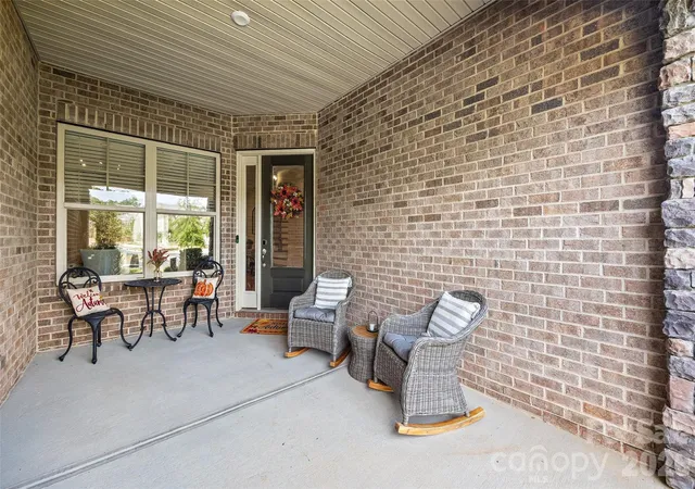 Photo 3 of Sale Pending at 11200 Glanmire Dr, Matthews, NC 28105 | MLS# 4427807 | Listing updated on 2026-09-26