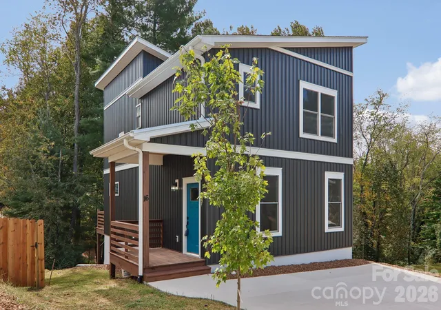 Photo 1 of Single family home for sale at 16 Escondido Dr, Asheville, NC 28806 | MLS# 4427827 | Listing updated on 2026-10-06
