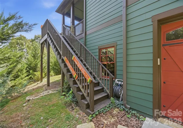 Photo 3 of Single family home for sale at 3014 Dodsworth Dr, Cramerton, NC 28032 | MLS# 4427828 | Listing updated on 2026-09-26