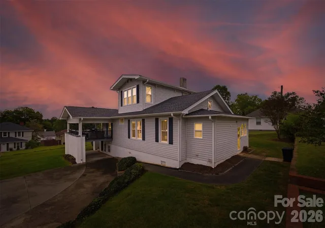 Photo 3 of Single family home for sale at 110 Burkemont Ave, Morganton, NC 28655 | MLS# 4427830 | Listing updated on 2026-10-06