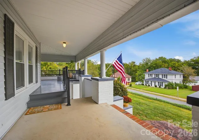 Photo 4 of Single family home for sale at 110 Burkemont Ave, Morganton, NC 28655 | MLS# 4427830 | Listing updated on 2026-10-06