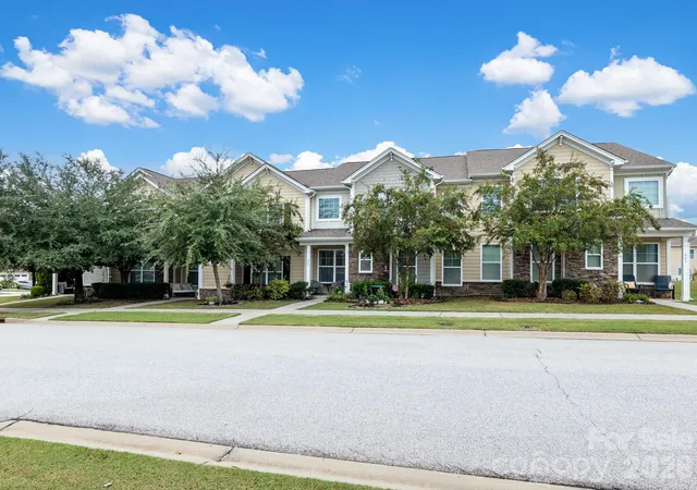 Photo 3 of Townhouse for sale at 859 Pennington Dr, Lancaster, SC 29720 | MLS# 4427835 | Listing updated on 2026-10-05