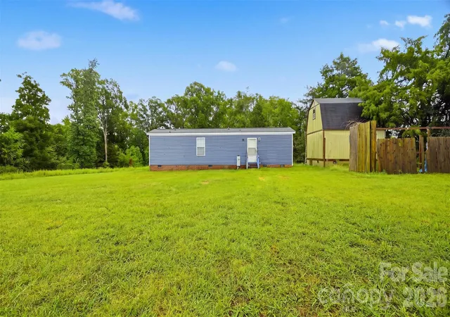 Photo 4 of Single family home for sale at 692 Topnot Rd, Yanceyville, NC 27379 | MLS# 4427840 | Listing updated on 2026-09-25