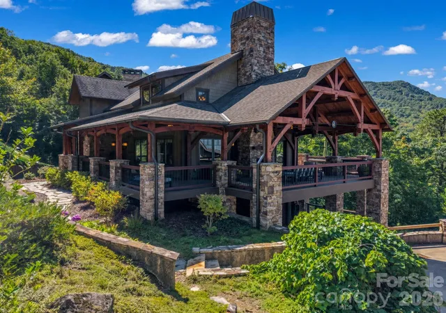 Photo 1 of Single family home for sale at 140 Settings Blvd, Black Mountain, NC 28711 | MLS# 4427841 | Listing updated on 2026-10-03