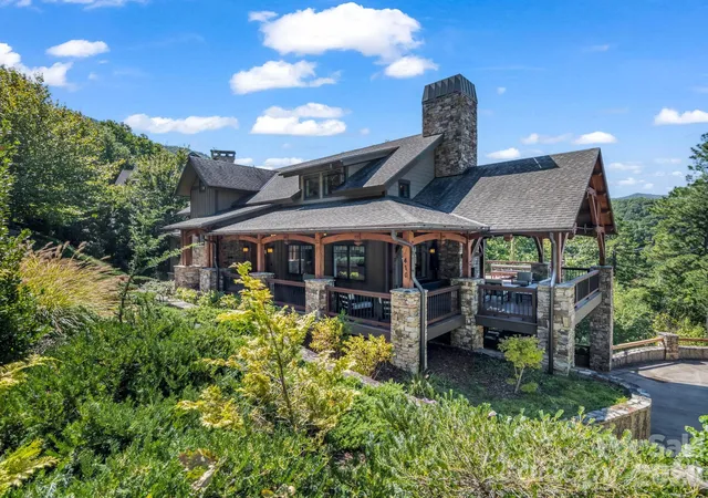 Photo 3 of Single family home for sale at 140 Settings Blvd, Black Mountain, NC 28711 | MLS# 4427841 | Listing updated on 2026-10-03