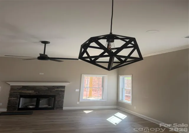 Photo 4 of Single family home for sale at 4917 Southview Dr, Hickory, NC 28602 | MLS# 4427842 | Listing updated on 2026-09-27