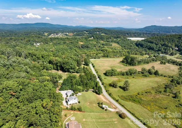 Photo 31 of Single family home for sale at 658 Pleasant Grv Church Rd, Hendersonville, NC 28739 | MLS# 4427845 | Listing updated on 2026-10-16