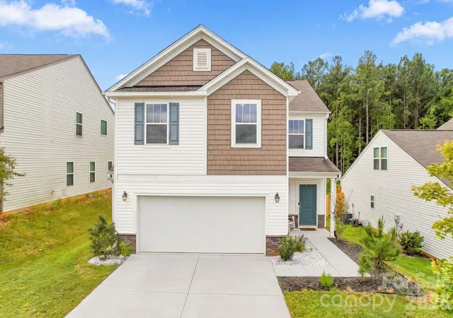 Photo 1 of Single family home for sale at 111 Batten Ridge Dr, Statesville, NC 28677 | MLS# 4427847 | Listing updated on 2026-10-04