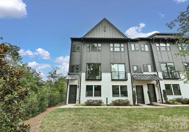 Photo 1 of Townhouse for sale at 229 Sutton Park Ln, Charlotte, NC 28211 | MLS# 4427854 | Listing updated on 2026-09-26