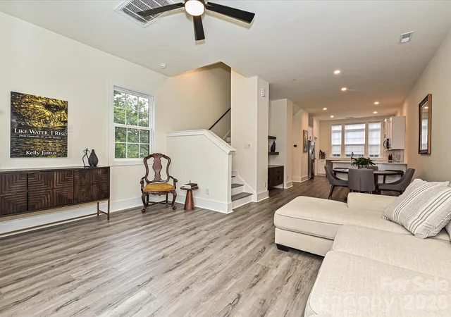 Photo 3 of Townhouse for sale at 229 Sutton Park Ln, Charlotte, NC 28211 | MLS# 4427854 | Listing updated on 2026-09-26