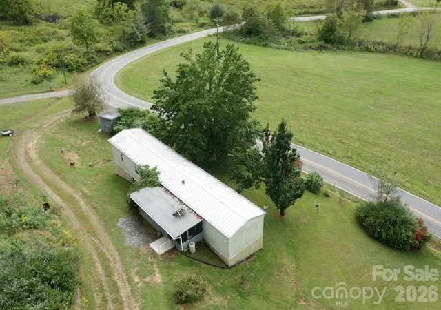 Photo 2 of Single family home for sale at 418 Green Valley Rd, Leicester, NC 28748 | MLS# 4427857 | Listing updated on 2026-10-03