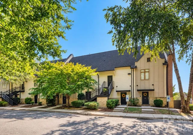 Photo 3 of Condo for sale at 812 Cotton Gin Aly, Davidson, NC 28036 | MLS# 4427862 | Listing updated on 2026-09-28