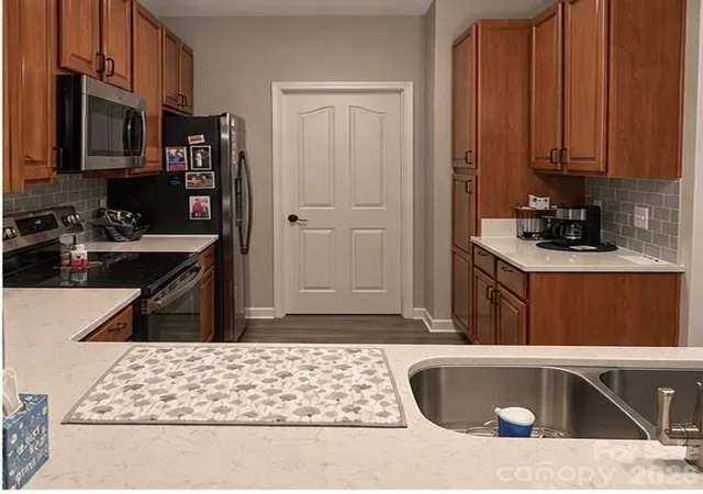 Photo 3 of Condo for sale at 17215 Doe Valley Ct, Cornelius, NC 28031 | MLS# 4427874 | Listing updated on 2026-09-28