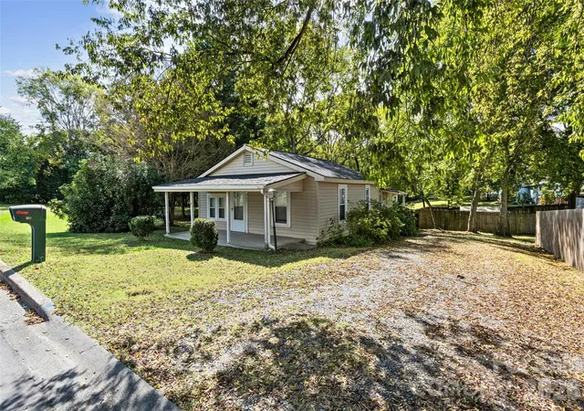 Photo 3 of Single family home for sale at 227 Lowry St, Pineville, NC 28134 | MLS# 4427877 | Listing updated on 2026-10-07