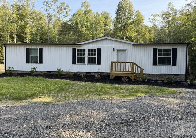 Photo 2 of Single family home for sale at 3716 Piney Rd, Morganton, NC 28655 | MLS# 4427879 | Listing updated on 2026-09-26