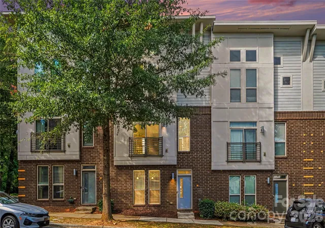 Townhouse for sale at 3509 Artists Way, Charlotte, NC 28205 | MLS# 4427885
