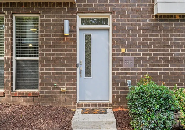 Photo 3 of Townhouse for sale at 3509 Artists Way, Charlotte, NC 28205 | MLS# 4427885 | Listing updated on 2026-09-25