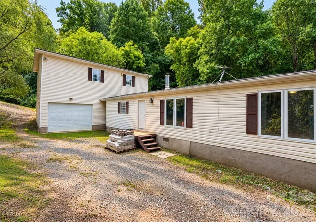 Photo 1 of Single family home for sale at 91 Walnut Dr, Leicester, NC 28748 | MLS# 4427887 | Listing updated on 2026-10-01