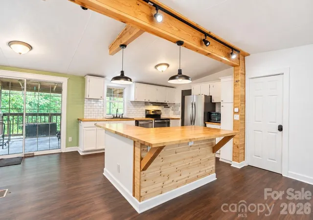 Photo 2 of Single family home for sale at 91 Walnut Dr, Leicester, NC 28748 | MLS# 4427887 | Listing updated on 2026-10-01