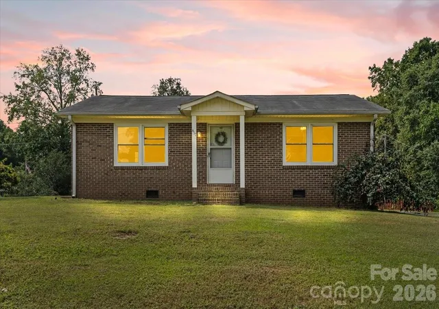 Photo 1 of Single family home for sale at 417 W Buckoak St, Stanley, NC 28164 | MLS# 4427888 | Listing updated on 2026-09-26