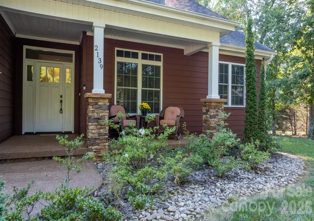 Photo 3 of Single family home for sale at 2139 Zion Church Rd, Hickory, NC 28602 | MLS# 4427903 | Listing updated on 2026-10-06