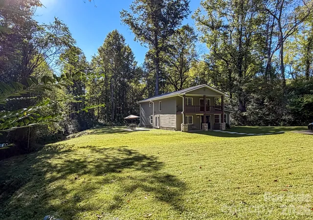 Photo 2 of Single family home for sale at 283 Robin Dr, Marion, NC 28752 | MLS# 4427914 | Listing updated on 2026-10-07