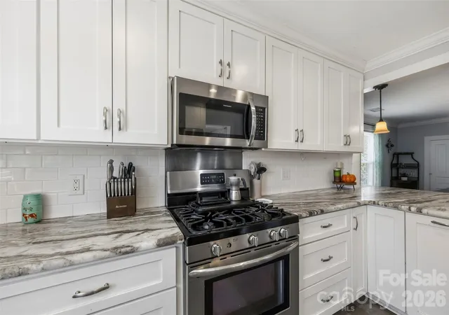Photo 4 of Single family home for sale at 322 E Main St, Maiden, NC 28650 | MLS# 4427918 | Listing updated on 2026-10-01