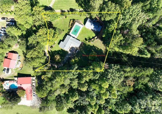Photo 2 of Single family home for sale at 709 Berry Pl Sw, Lenoir, NC 28645 | MLS# 4427927 | Listing updated on 2026-09-30