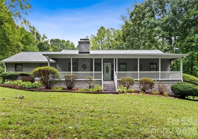 Photo 1 of Single family home for sale at 6875 Vance Rd, Kernersville, NC 27284 | MLS# 4427928 | Listing updated on 2026-10-01