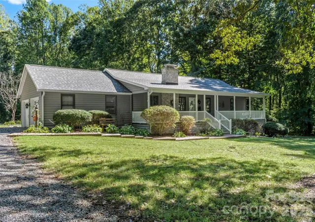 Photo 2 of Single family home for sale at 6875 Vance Rd, Kernersville, NC 27284 | MLS# 4427928 | Listing updated on 2026-10-01