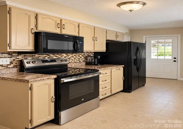 Photo 4 of Single family home for sale at 1677 Allen Ln, Conover, NC 28613 | MLS# 4427933 | Listing updated on 2026-10-08