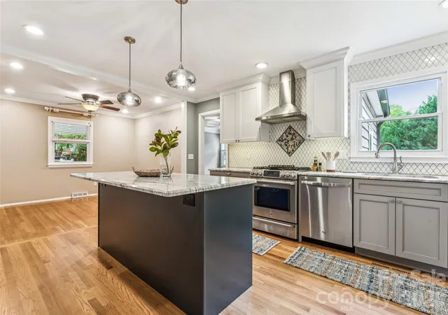 Photo 3 of Single family home for sale at 6501 Wheeler Dr, Charlotte, NC 28211 | MLS# 4427960 | Listing updated on 2026-10-05