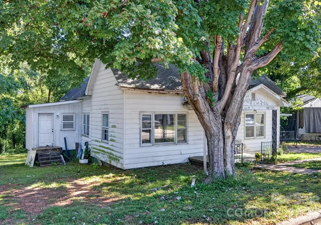 Photo 1 of Single family home for sale at 117 Mitchell St, Salisbury, NC 28144 | MLS# 4427966 | Listing updated on 2026-10-05