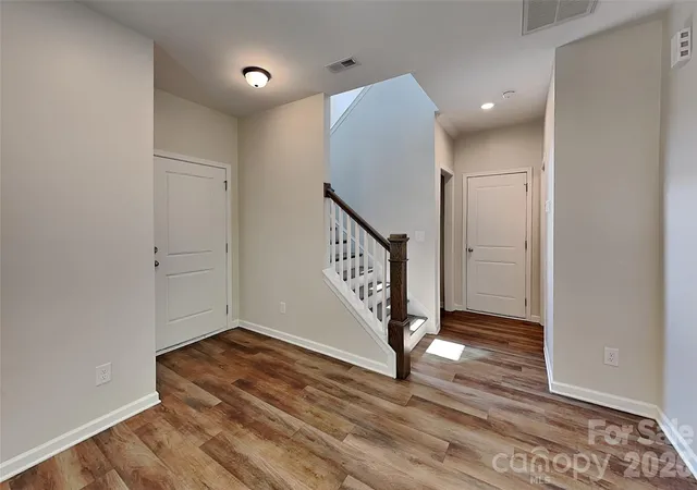 Photo 2 of Single family home for sale at 471 Hager Lake Rd, Mooresville, NC 28115 | MLS# 4427967 | Listing updated on 2026-09-24