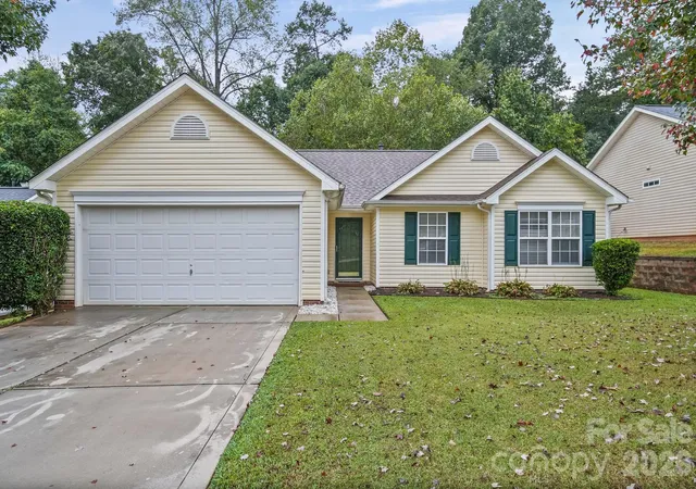 Photo 2 of Single family home for sale at 1405 Spring View Ct, Rock Hill, SC 29732 | MLS# 4427974 | Listing updated on 2026-09-26