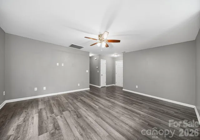 Photo 3 of Single family home for sale at 1405 Spring View Ct, Rock Hill, SC 29732 | MLS# 4427974 | Listing updated on 2026-09-26
