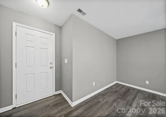 Photo 4 of Single family home for sale at 1405 Spring View Ct, Rock Hill, SC 29732 | MLS# 4427974 | Listing updated on 2026-09-26