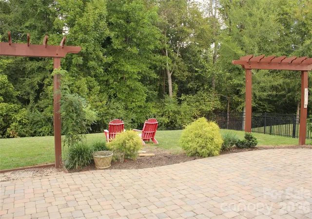 Photo 4 of Single family home for sale at 2950 Donegal Dr, Kannapolis, NC 28081 | MLS# 4427977 | Listing updated on 2026-09-30