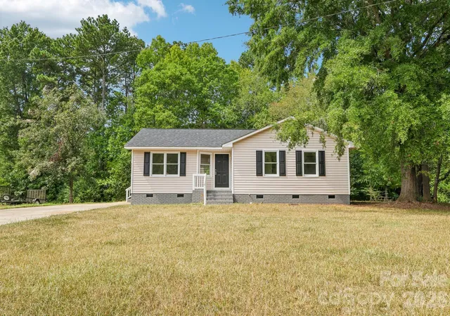 Photo 1 of Single family home for sale at 2199 Pacer Rd, Lancaster, SC 29720 | MLS# 4427979 | Listing updated on 2026-09-30