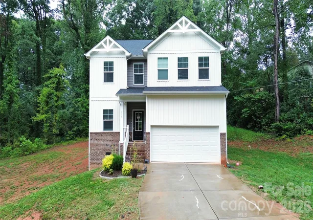 Photo 1 of Single family home for sale at 975 General Hoke Dr, Lincolnton, NC 28092 | MLS# 4427991 | Listing updated on 2026-09-24