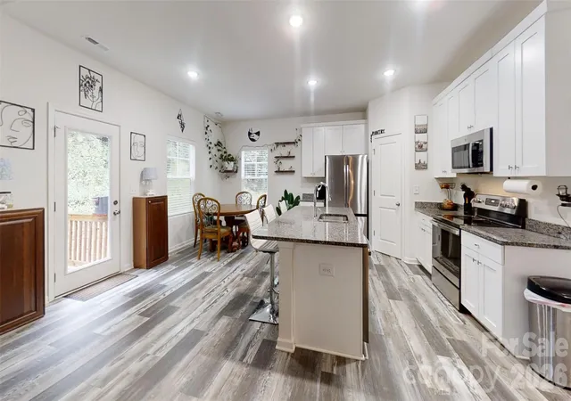 Photo 3 of Single family home for sale at 975 General Hoke Dr, Lincolnton, NC 28092 | MLS# 4427991 | Listing updated on 2026-09-24