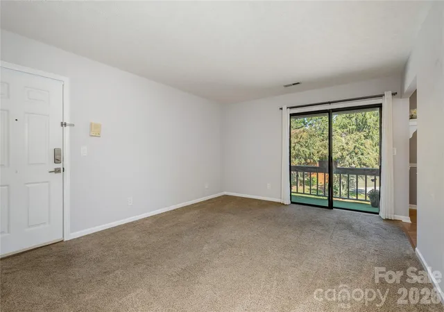 Listing Photo 4 - Condo for sale in building located at 1743 Haywood Manor Rd, Hendersonville, NC 28791 - Unit #C