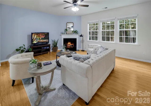Photo 3 of Single family home for sale at 6961 Liverpool Ct, Fort Mill, SC 29707 | MLS# 4428009 | Listing updated on 2026-10-05
